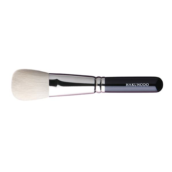 Кисть для румян Hakuhodo Blush Brush Round & Flat J505